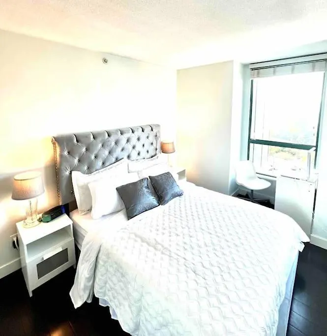 Stunning Ocean Apartment Vancouver