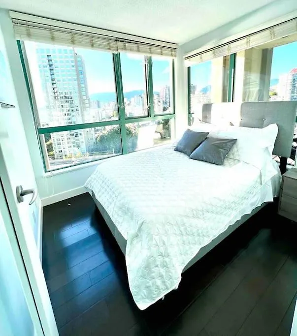 Stunning Ocean Apartment Vancouver