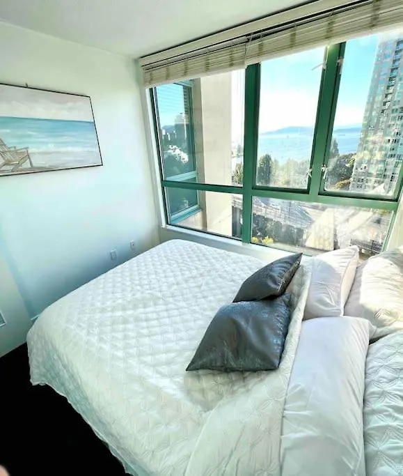 Stunning Ocean Apartment Vancouver
