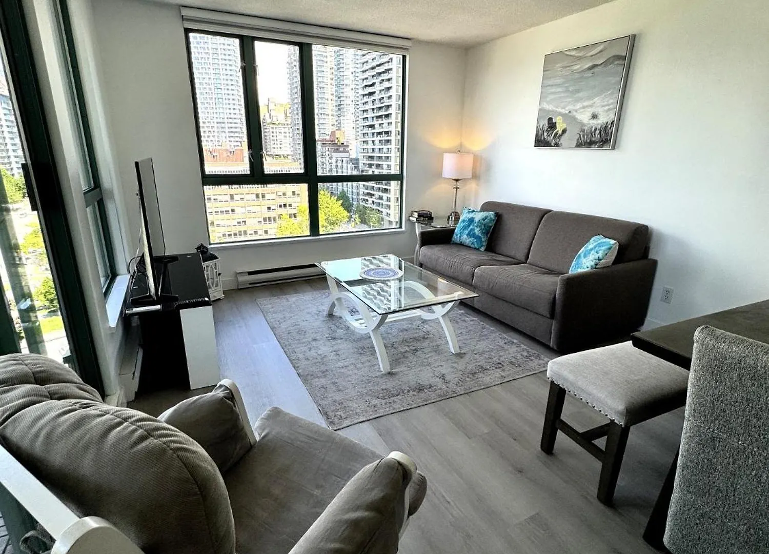 Stunning Ocean Apartment Vancouver