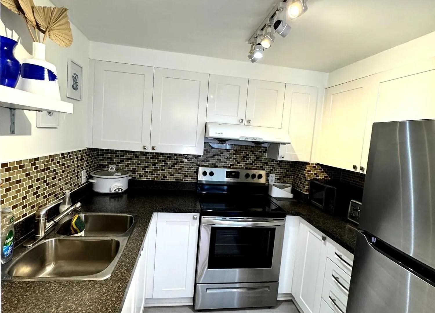 Stunning Ocean Apartment Vancouver