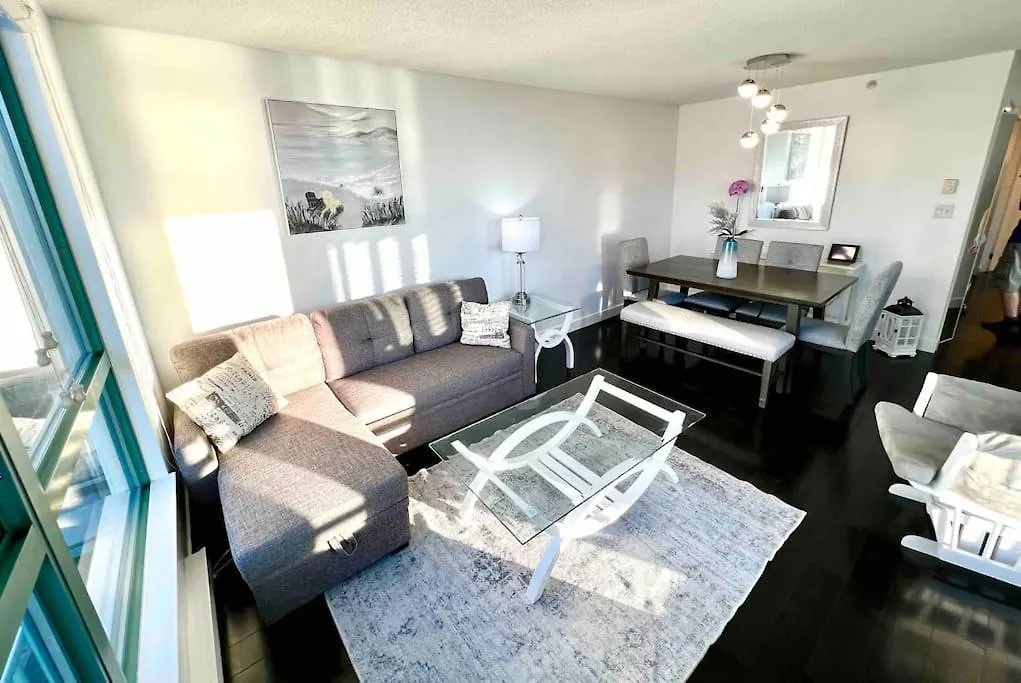 Stunning Ocean Apartment Vancouver