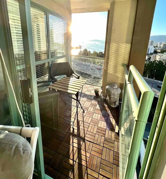 Stunning Ocean Apartment Vancouver