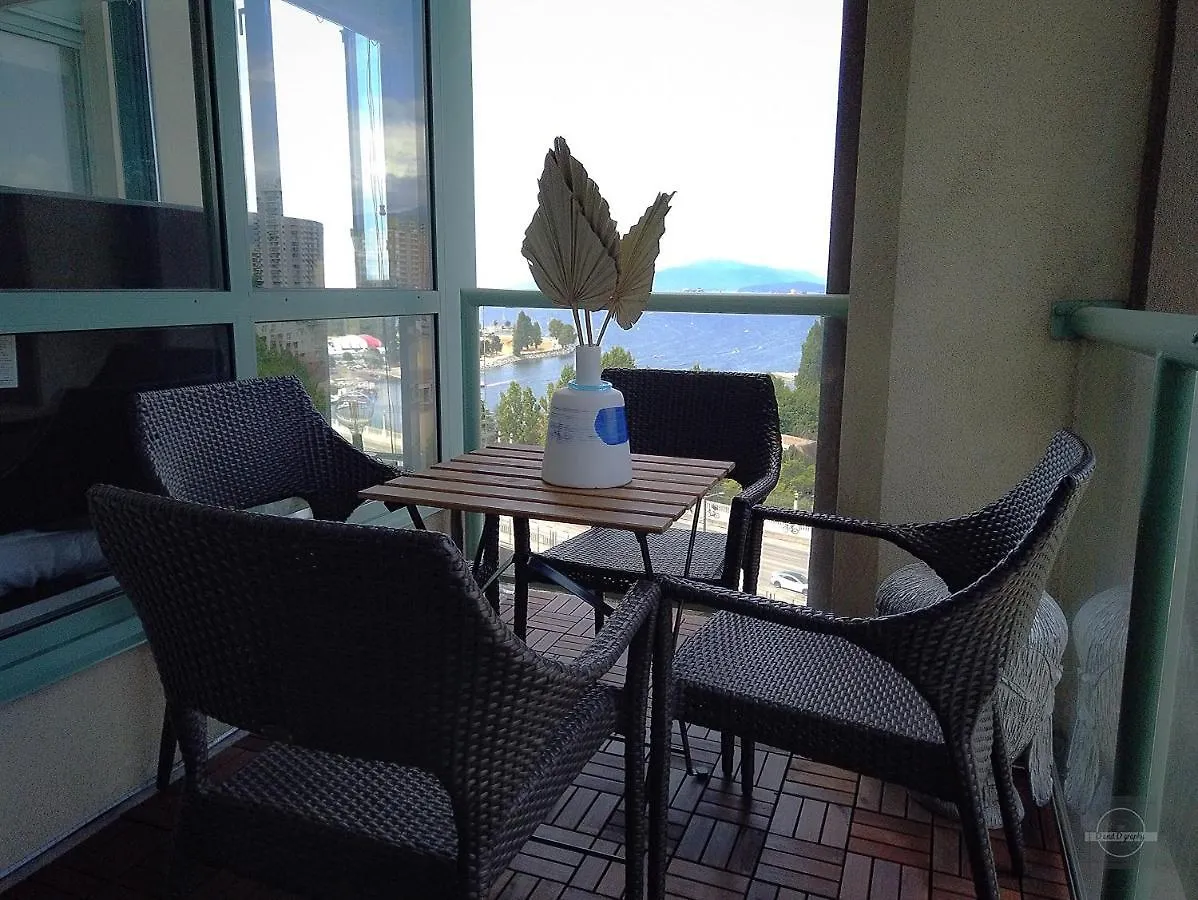 Stunning Ocean Apartment Vancouver